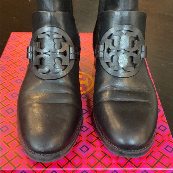 Tory Burch “Miller”Bootie Black Leather size 6 1/2 - Picture 3 of 13